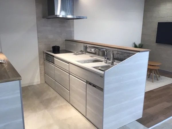 キッチン トレーシア I型・ペニンシュラ型（対面式）レイアウト